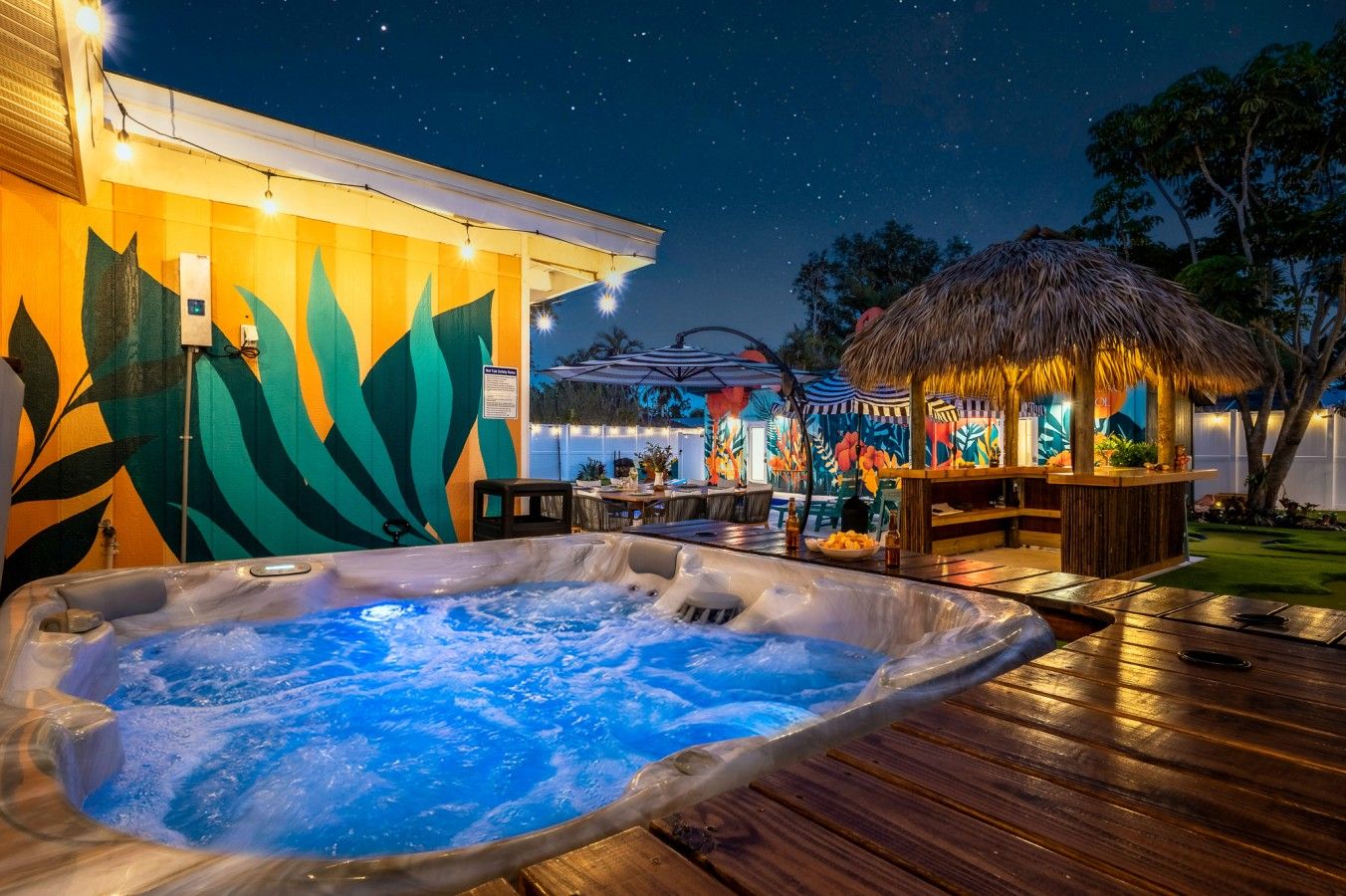 Htd Pool TikiHut Pickleball Golf 7 mi to AMI 3
